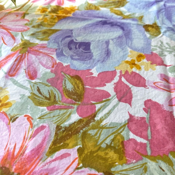 Vintage Floral & Crochet Lace Square Tablecloth - Picture 9 of 15